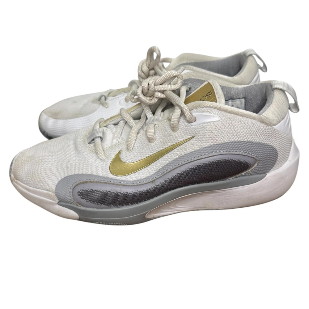 Nike IsoFly Basketball Shoes Kids 5Y White Gold Grey Athletic‎